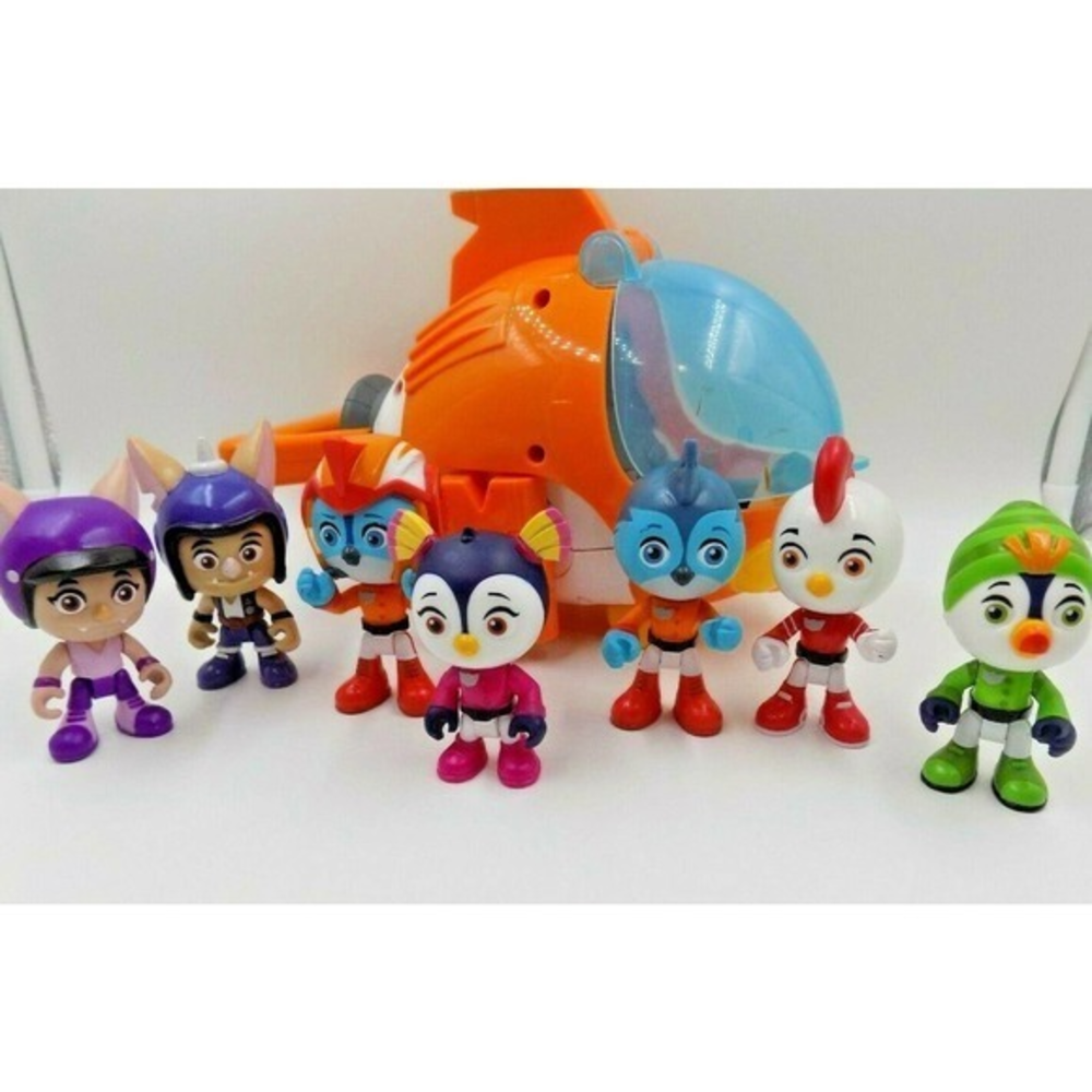 Top Wing Academy Mission Ready Track HQ Vehicle and 7 Figure Lot Nickelodeon